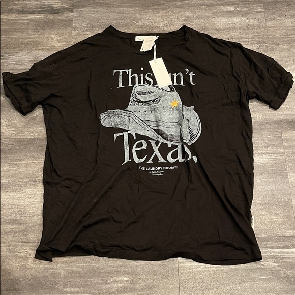 The Laundry Room Black 'This Isn't Texas' Tee - Picture 1 of 2